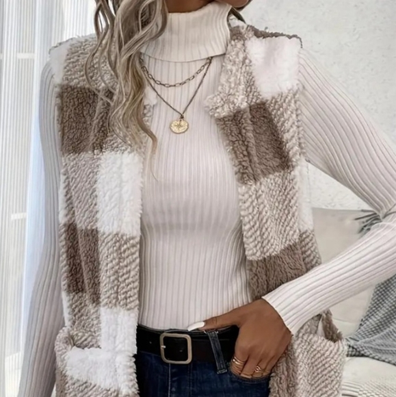 Ivy Sherpa Vest Coat - Tan - Picture 4 of 9